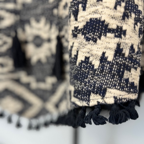 Joy Joy Blue White Tassel Edging V-Neck Poncho (S/M) - Picture 3 of 10